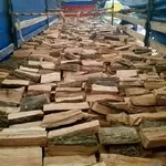 Завжди в продажу дубові паливні брикети а пачках,  мішках.