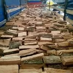 Доставка дров,  паливних брикетів. Щільне укладання в машину.