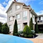 Будинок з бесейном на М. Огренича вул