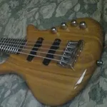 Продам бас WARWICK RockBass Corvette Classic 5Х, а так же басовый комбик