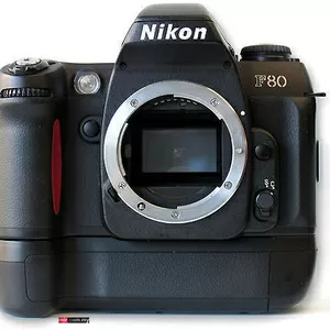 Продам Nikon f80 ПЛЕНКА 950 грн + бустер