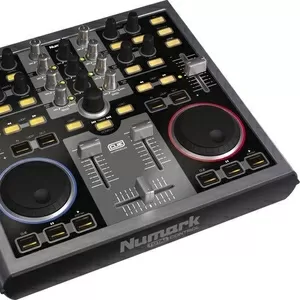 Numark Total Control - профессиональный DJ-контроллер USB