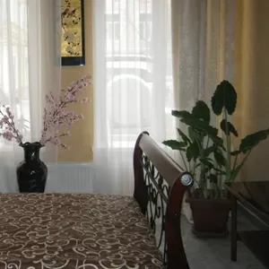 сдам комфортабельную 2 х комнатную в центре посуточно