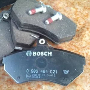 передние тормозные диски и колодки Bosch