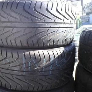 Продам пару шин б/у лето R17 205/40  Hankook