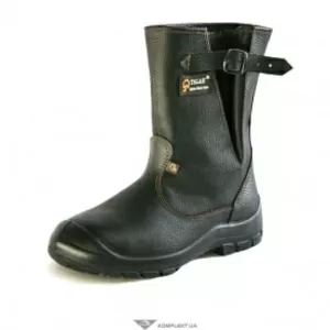 Полусапоги рабочие литьевого метода крепления 