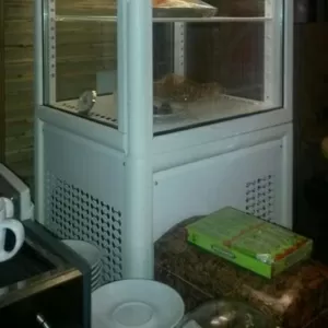  Холодильная кондитерская витрина