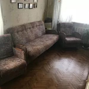 Продам диван-кровать и 2 кресла