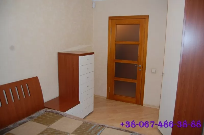 Сдам срочно,  длительно,  2-х квартиру  в районе Черемушек. 3