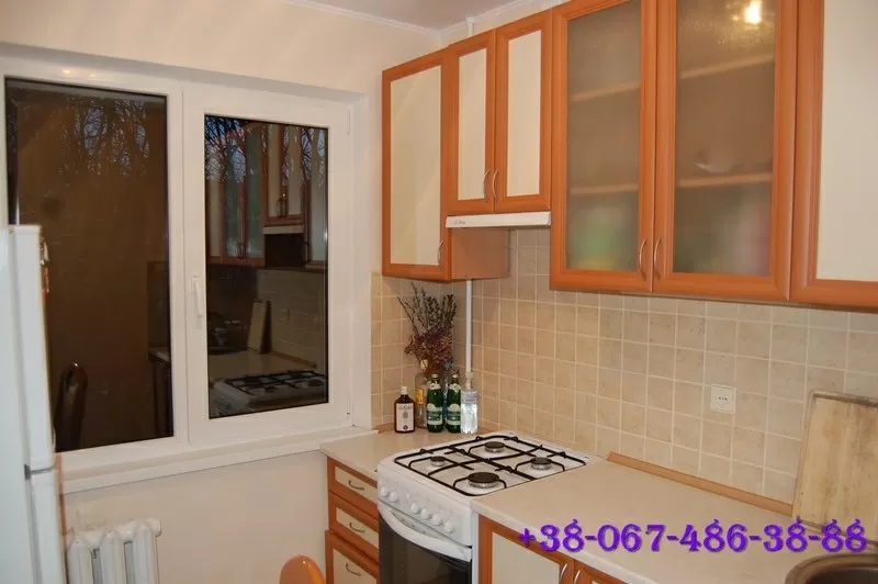 Сдам срочно,  длительно,  2-х квартиру  в районе Черемушек. 7