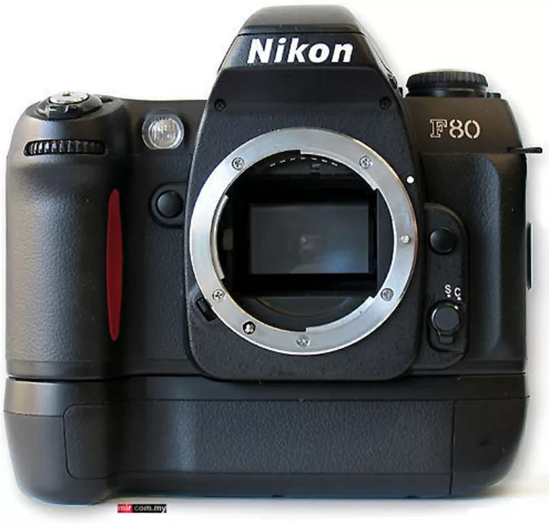 Продам Nikon f80 ПЛЕНКА 950 грн + бустер