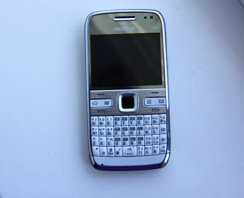 Продам nokia e72 white