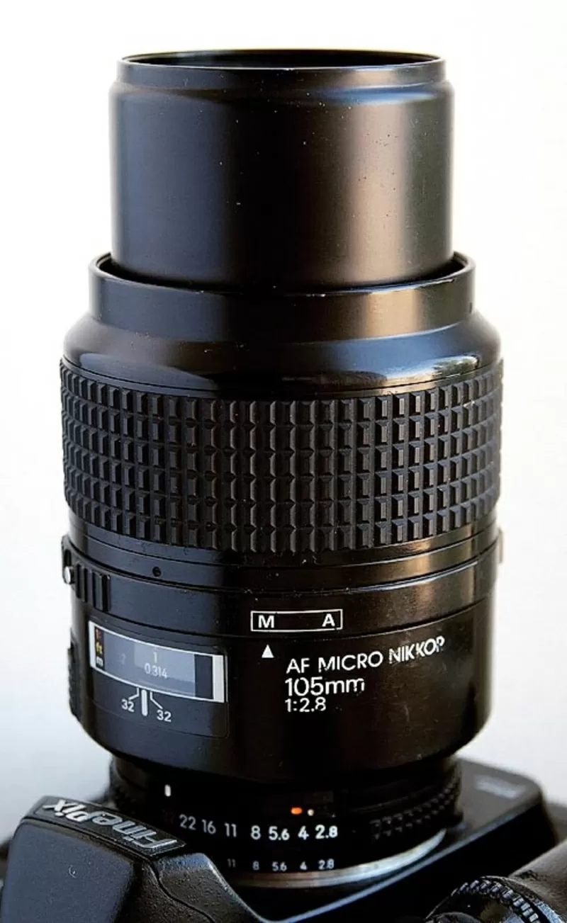 Продам объектив AF Micro Nikkor 105 мм f/2.8