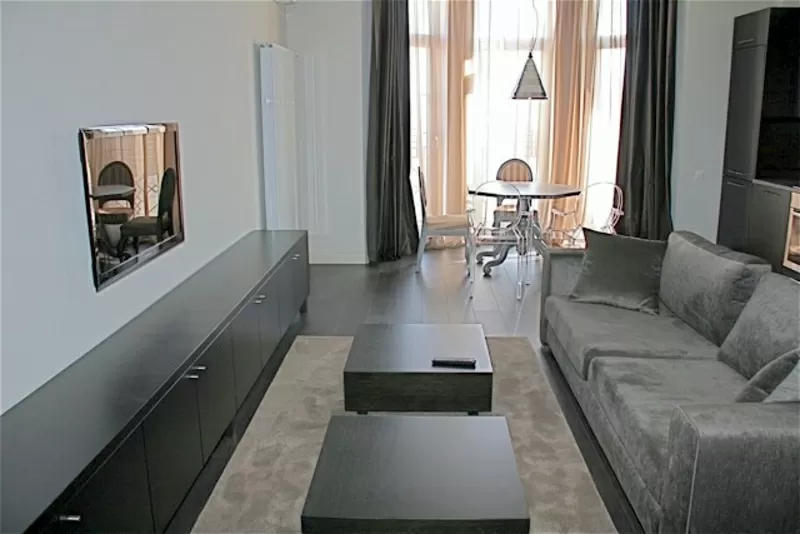 Аренда стильной 2х ком квартиры в Центре Одессы. Военный спуск