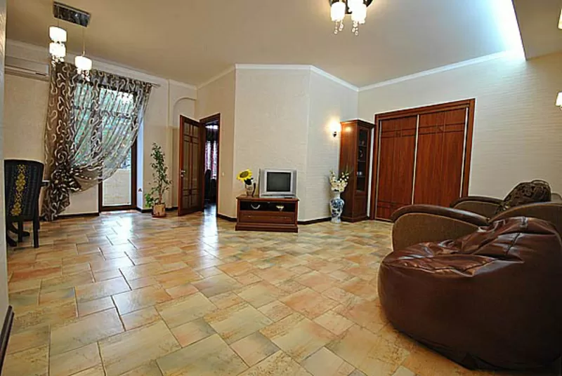 Аренда односпальной квартиры,  центр,  ул. Жуковского№10 2