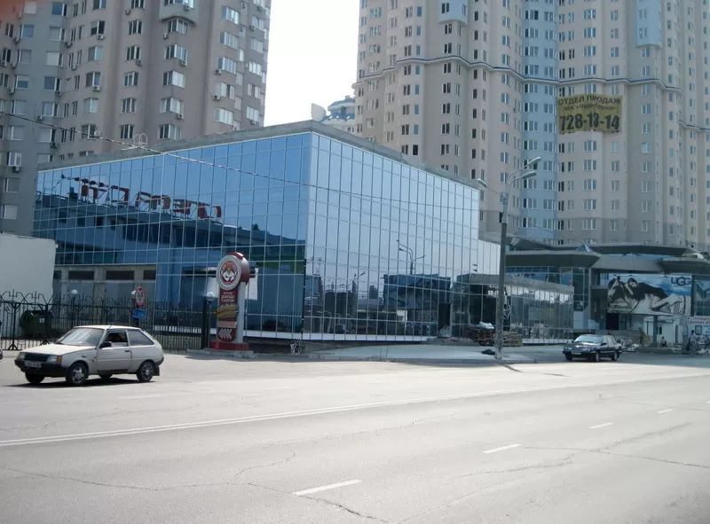  магазинчик в торговом центре”Чудо-город”  1эт . 76, 97кв.м 