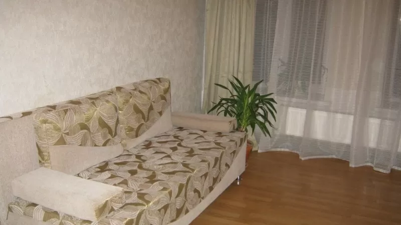 сдам комфортабельную 2 х комнатную в центре посуточно 3