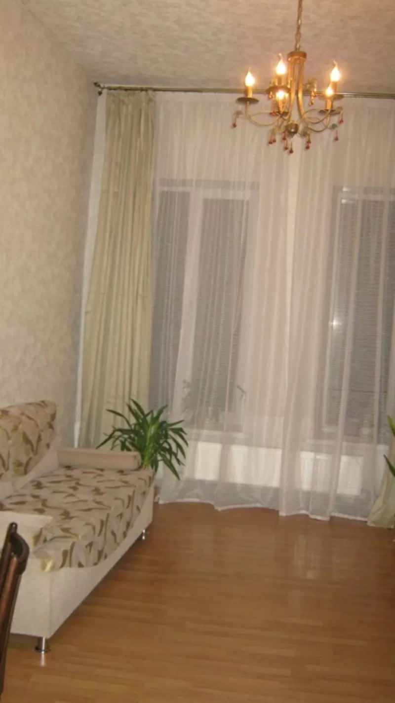 сдам комфортабельную 2 х комнатную в центре посуточно 5