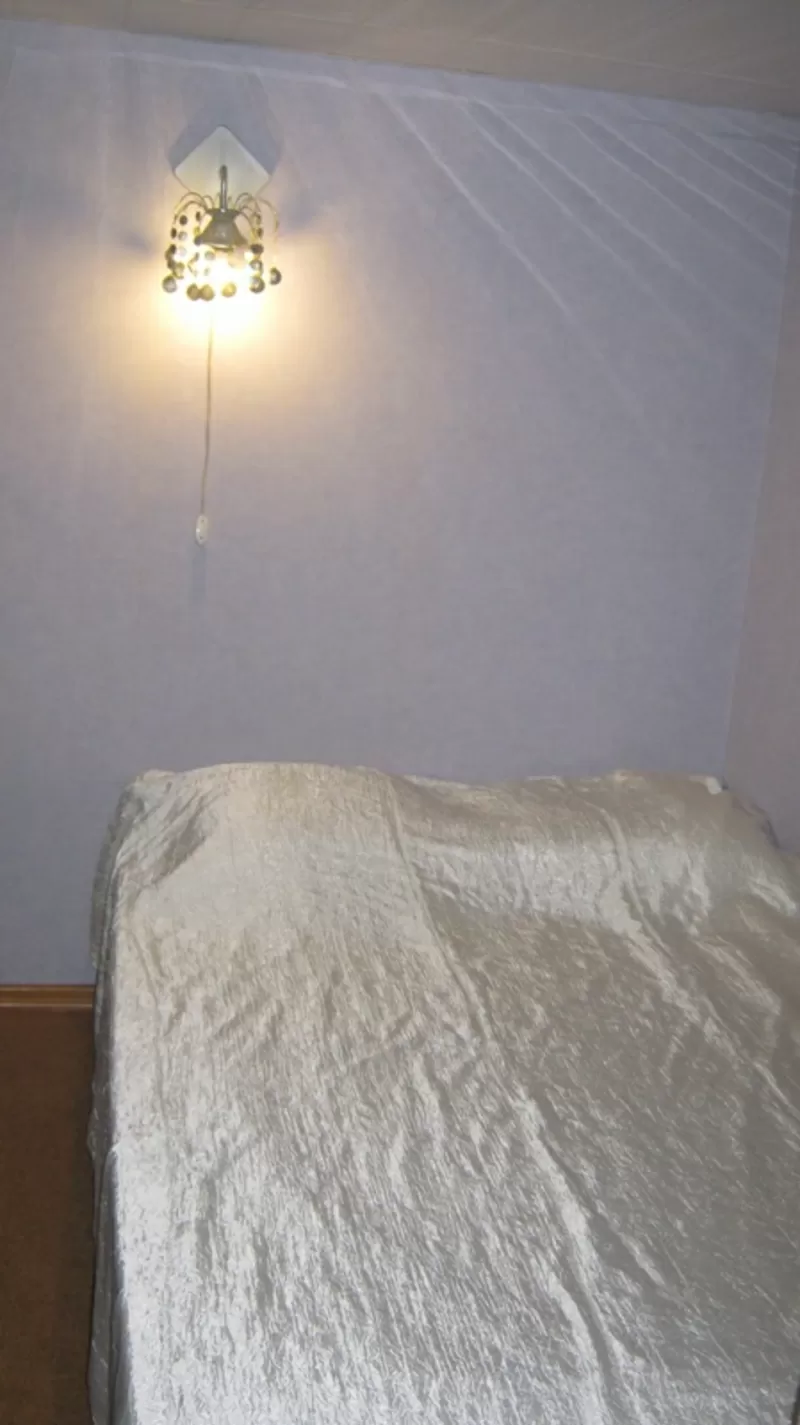 1 комнатная просторная квартира в центре посуточно, парковка 6