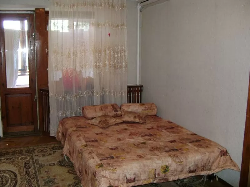 Сдам.посуточно от хозяина 2х комнатную Тенистая район Аркадии. 4