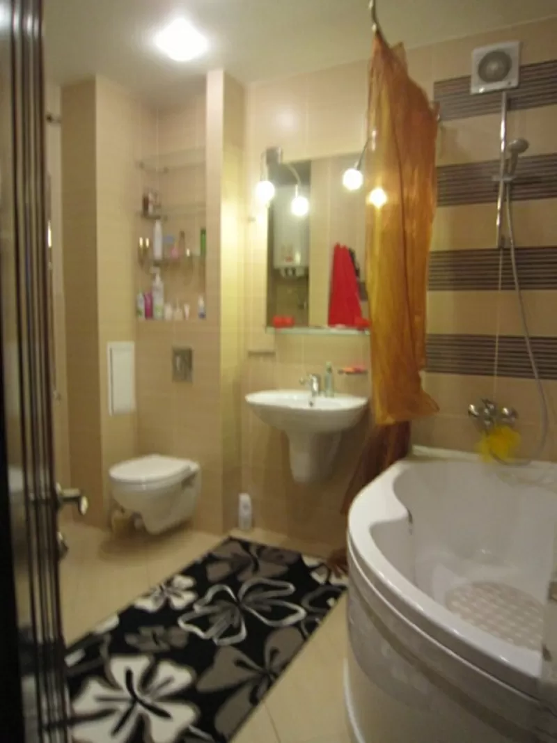 Сдам посуточно VIP квартиру на Кленовои! 4