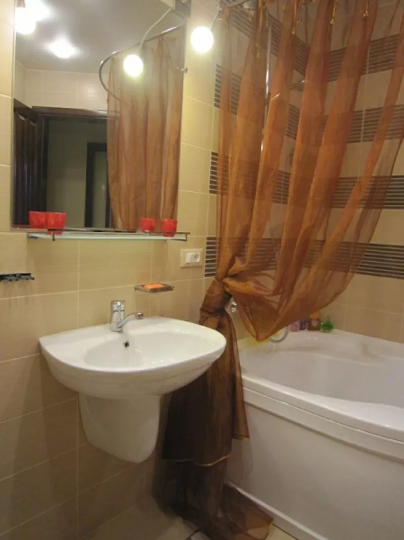 Сдам посуточно VIP квартиру на Кленовои! 5