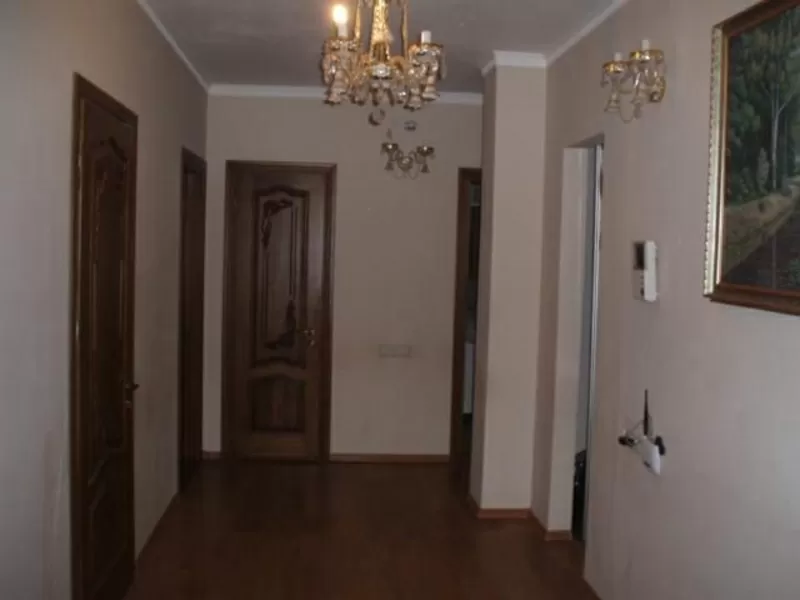 Продам 3х ком. квартиру в Новострое ул. Сахарова.  2