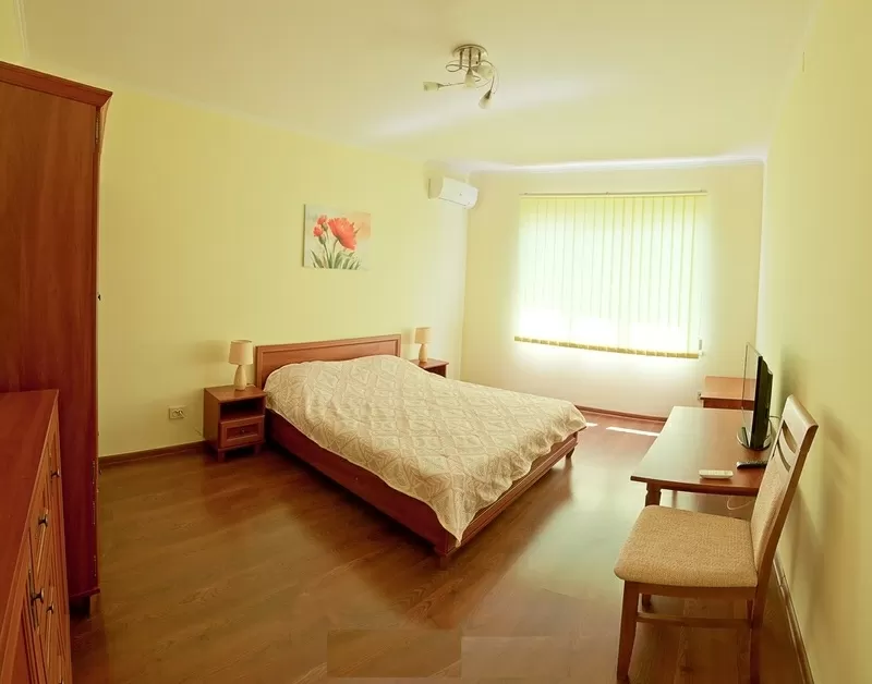 Светлая квартира в самом центре города. Посуточно. 2