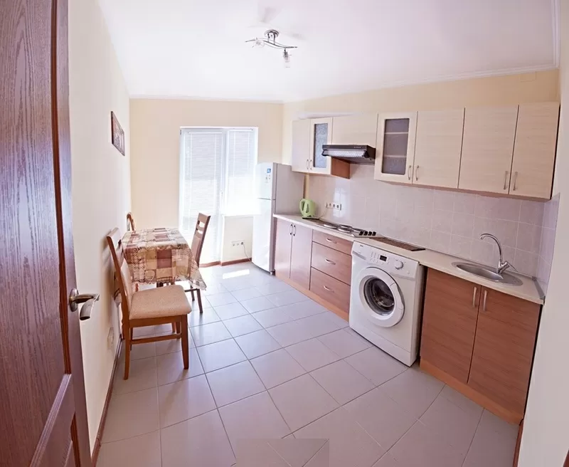 Светлая квартира в самом центре города. Посуточно. 4