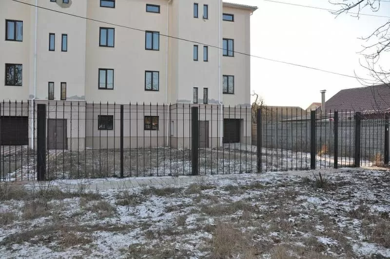 Продам отдельно стоящее здание  ул. Неделина /Шклярука 1200кв.м 2