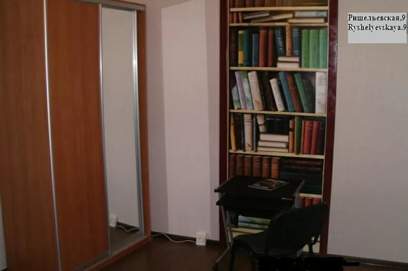 Дерибасовская угол Ришельевской, 9