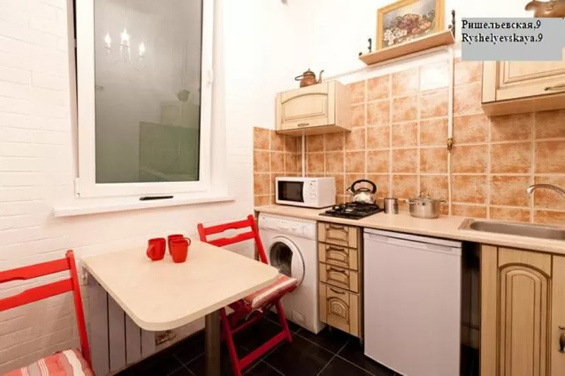 Дерибасовская угол Ришельевской, 9 7