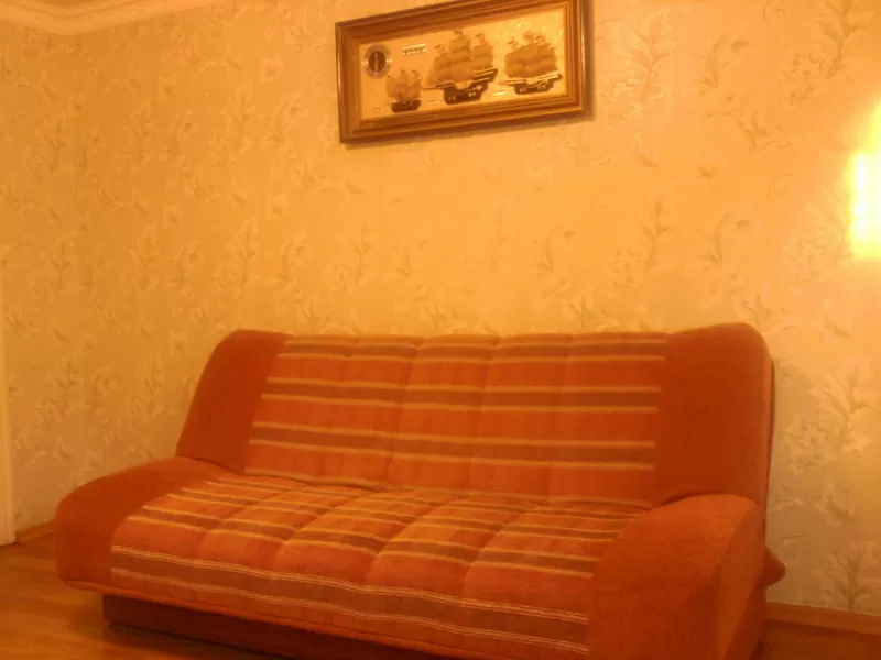 Сдам отличную 1-комн. кв-ру на 6-ст. Б.Фонтана,  200 грн/сутки,  свою.