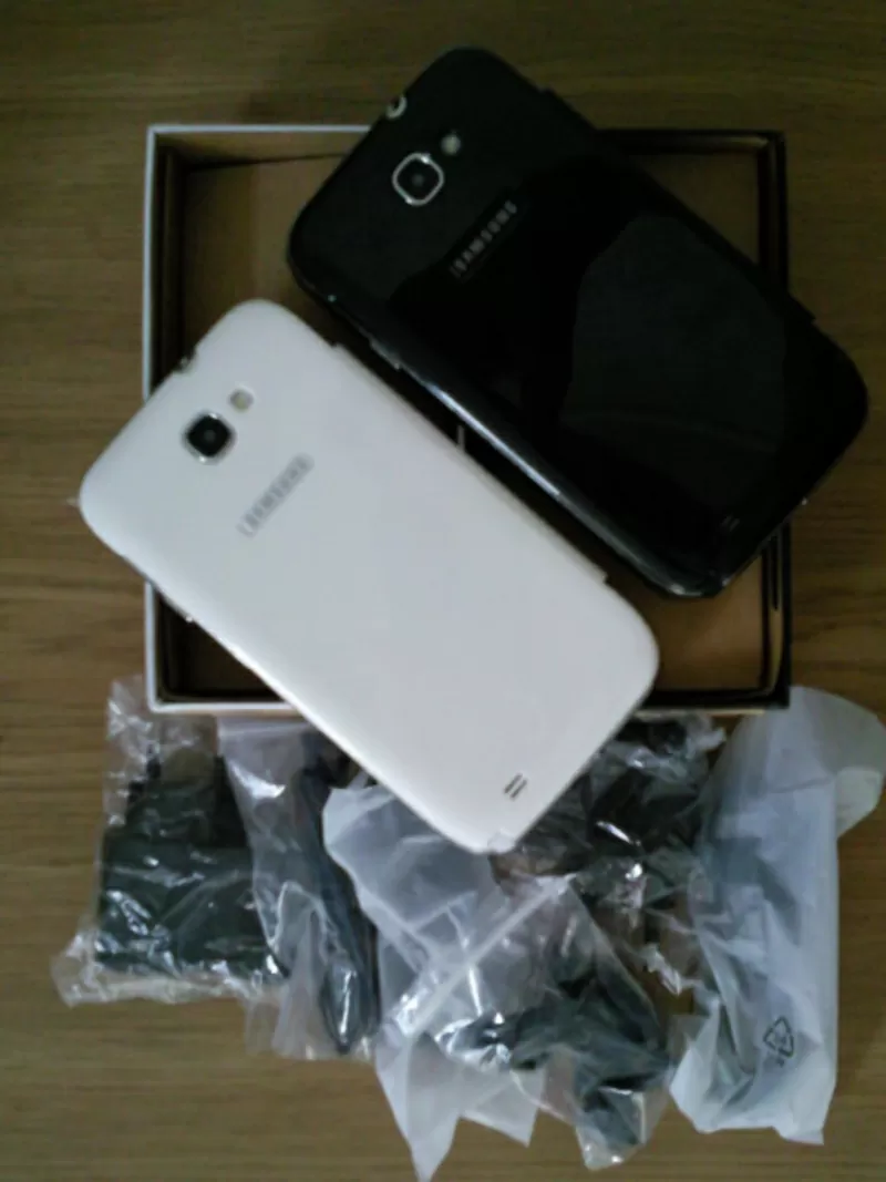 Samsung Galaxy S III GT-I9300 4