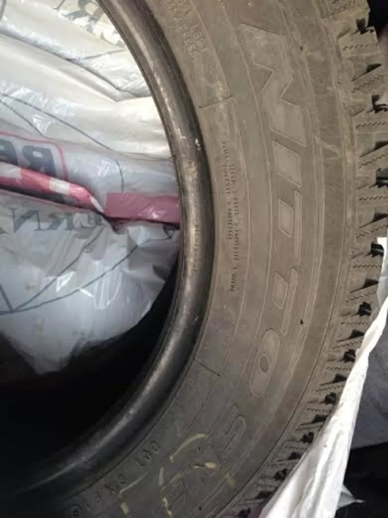 шины зимние 4 шт Nitto 215/60 R16  4