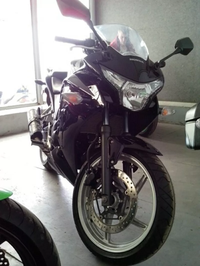 Honda CBR250R 4