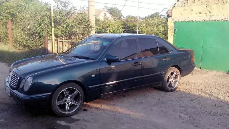 Mercedes E-220 (1997год) ПО ЗАПЧАСТЯМ .