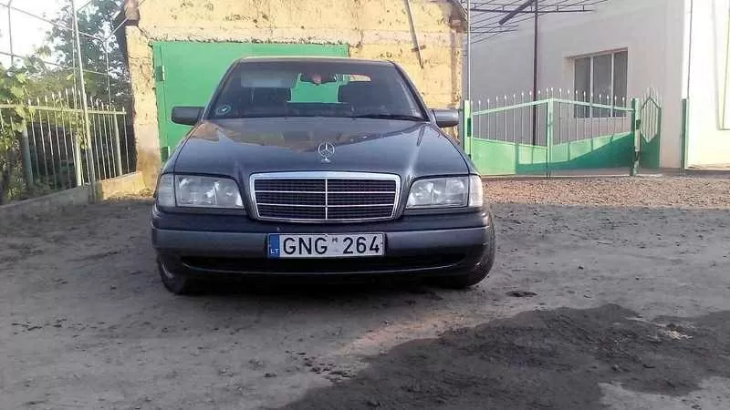 ПО ЗАПЧАСТЯМ Mercedes C-250  (1997год).