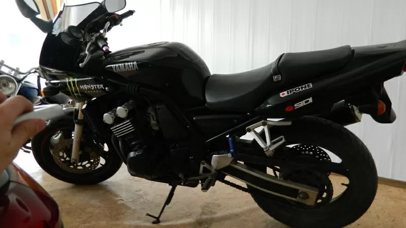 Yamaha FZ 400