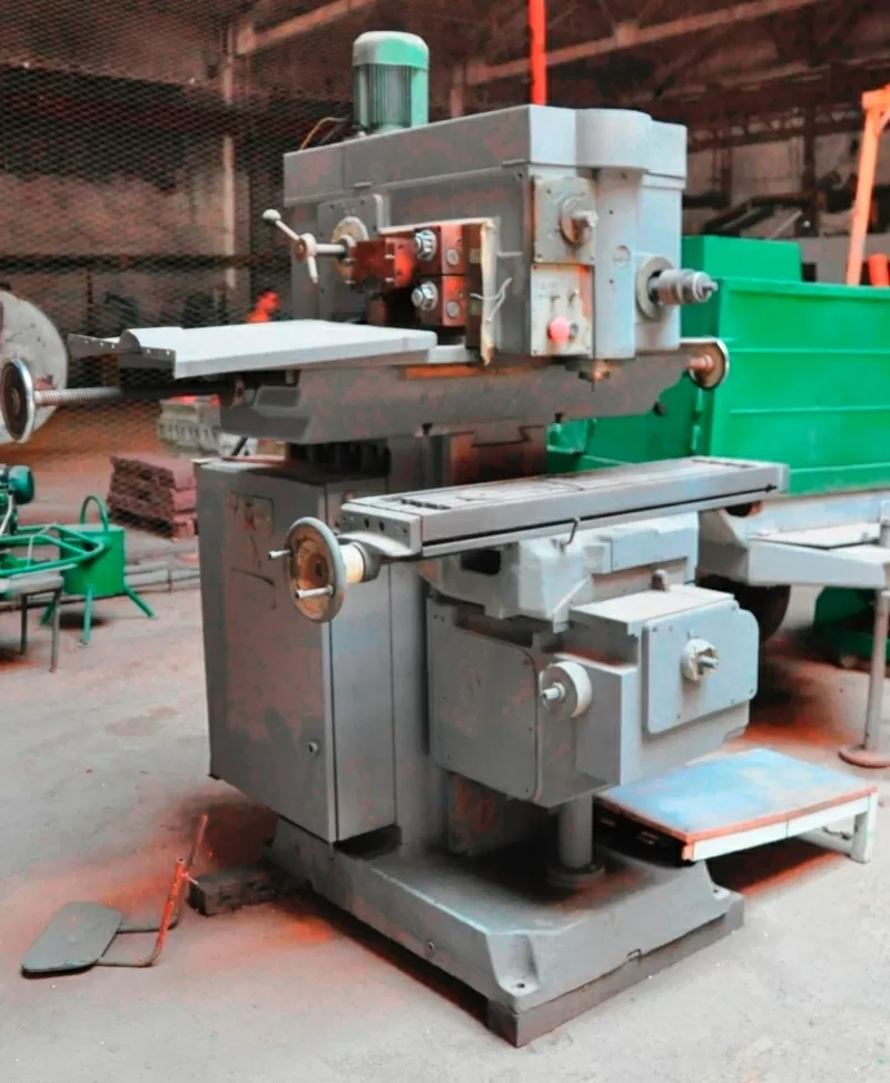 Станок вертикальный шпоночно-фрезерный 692Р-1