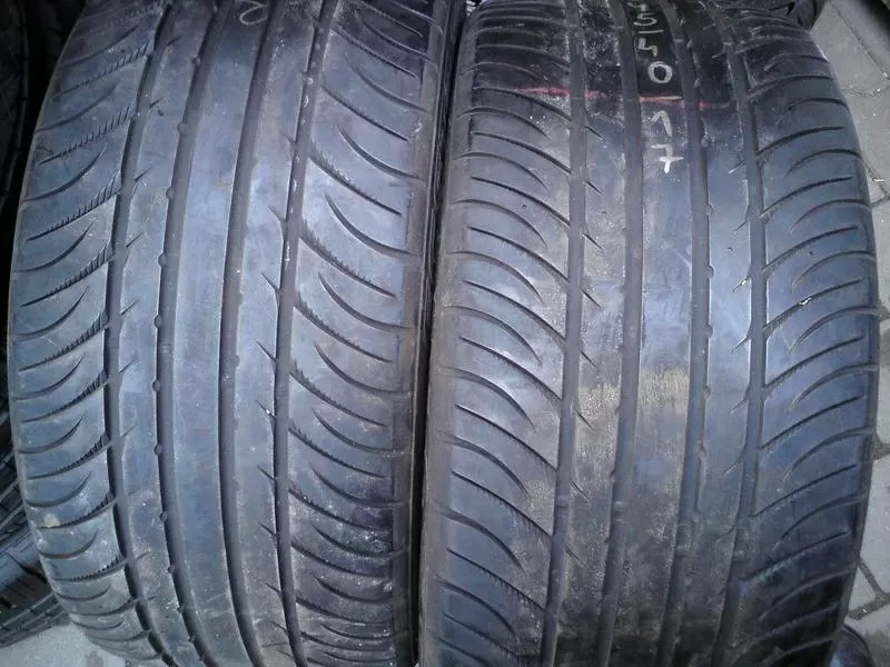 Продам пару шин б/у лето R17 245/40  Kumho