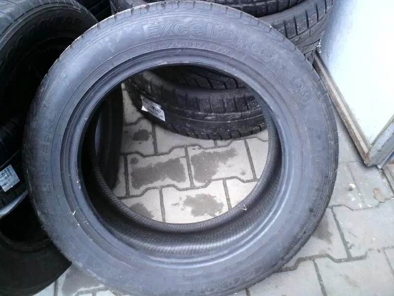 Продам пару шин б/у лето R17 225/55  Goodyear 3