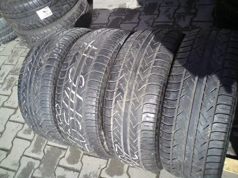 Продам комплект шин б/у лето R17 205/45  Pirelli 4