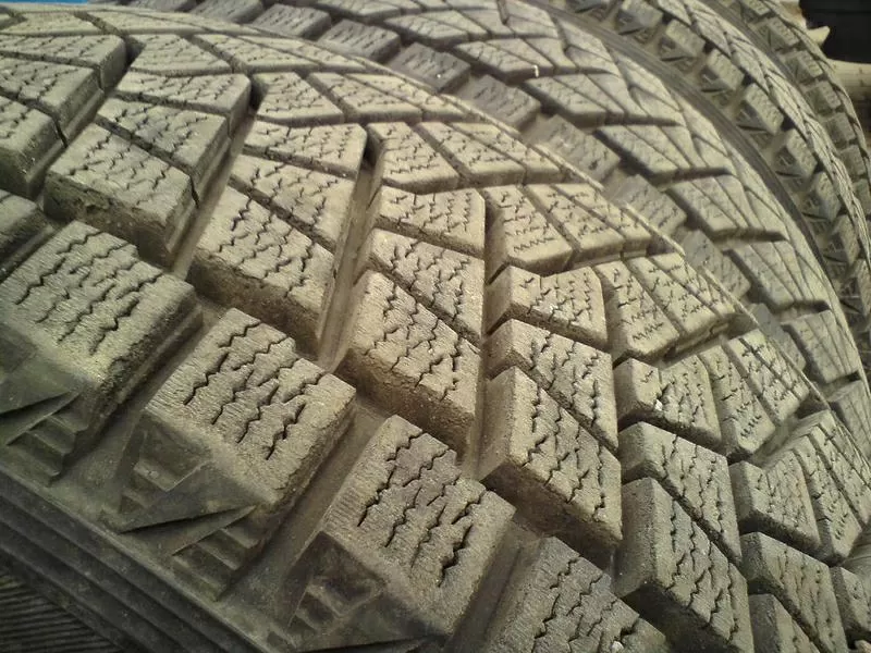 Продам комплект резины б/у зима R21 265/45 Bridgestone 2