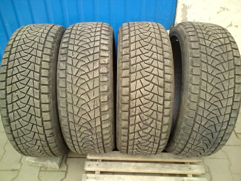 Продам комплект резины б/у зима R21 265/45 Bridgestone 3