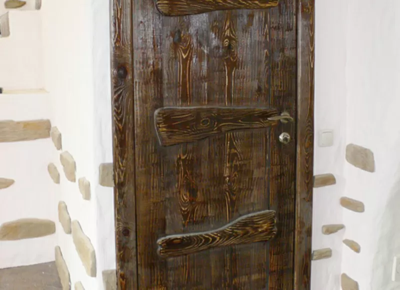 Двери деревянные 2
