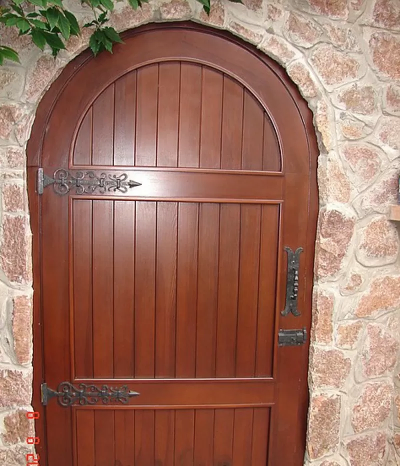 Двери деревянные 3