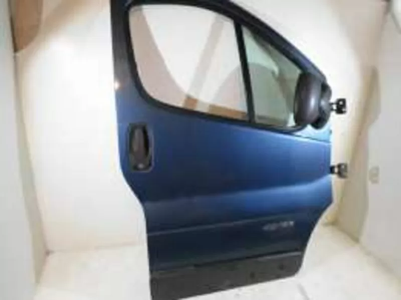 Двери передние на Renault Trafic 2000-2007