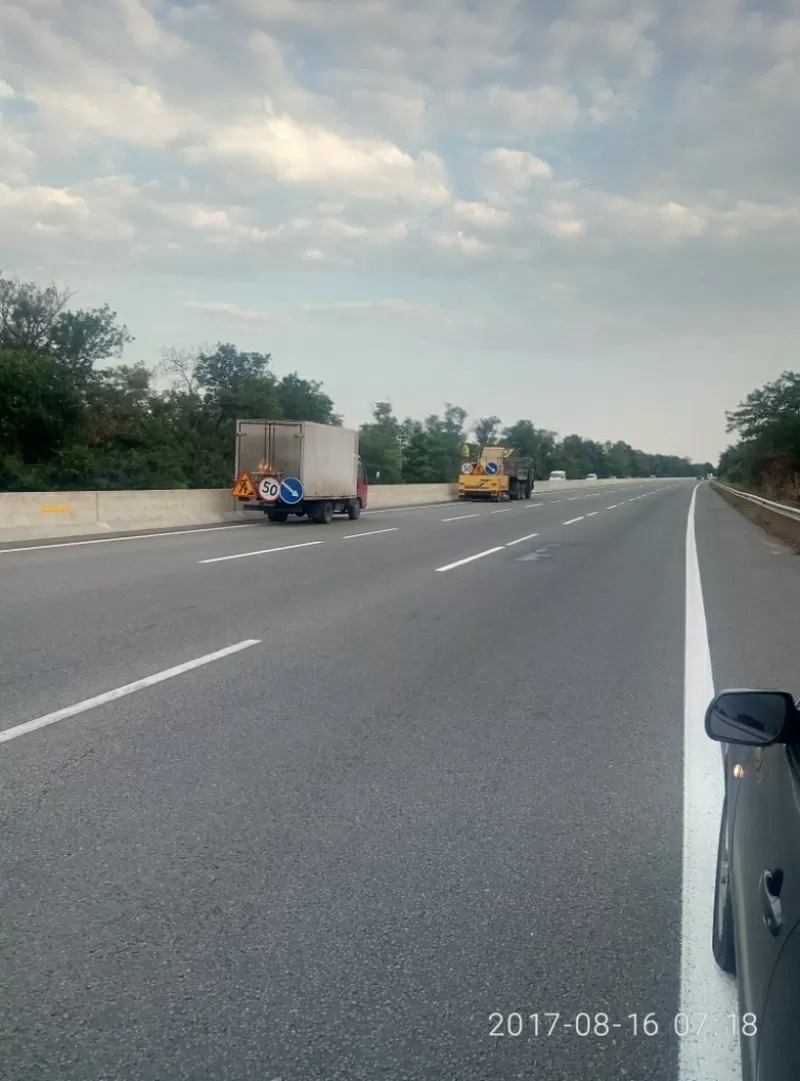 Предоставляем услуги по механизированной,  вакуумной уборке дорог и т.д 3