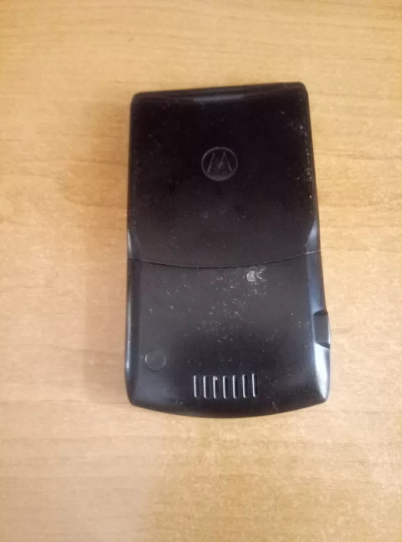 Продам недорого  не рабочий  Motorola RAZR V3xx раскладушка. 2